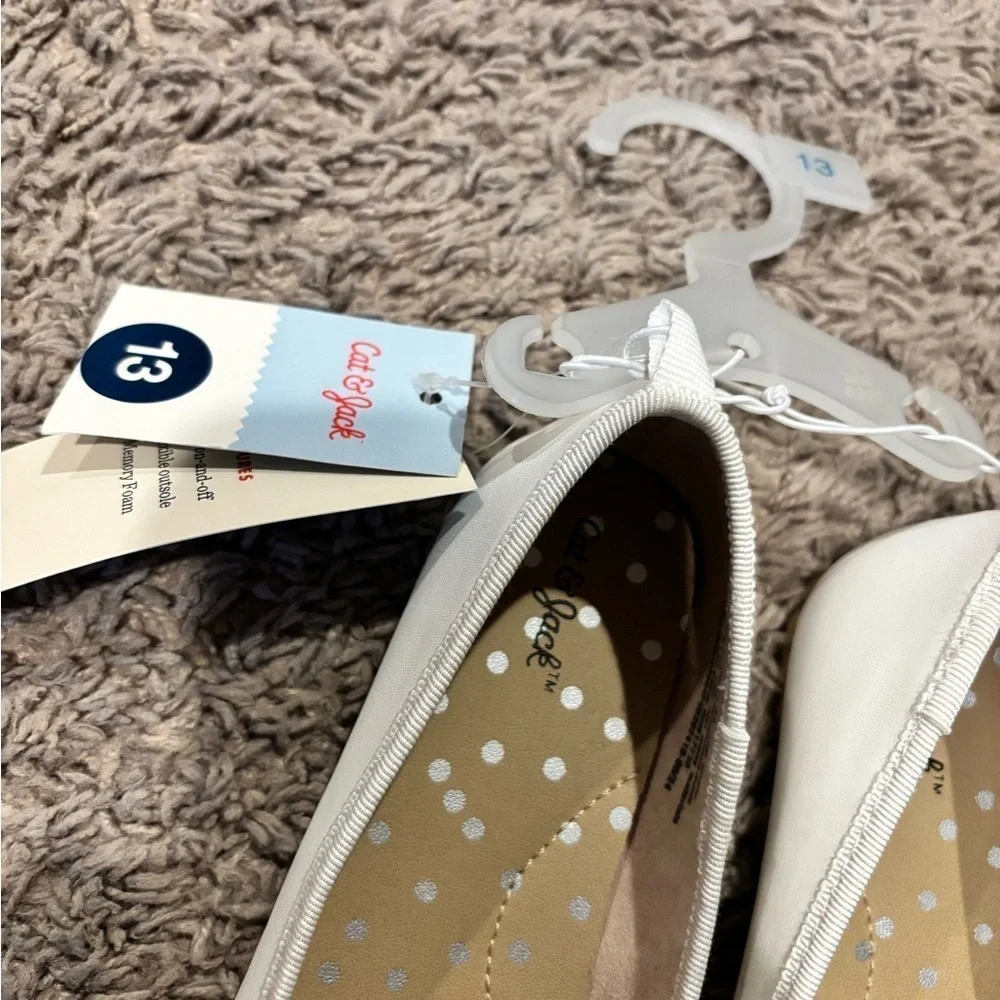 Cat & Jack White Ballet Flats Bow Slip On Dress Shoes Girls Size 13 NWT